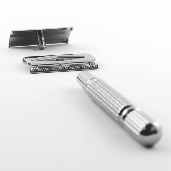 3-piece zero waste safety razor and comes with 10 replacement razor blades for smooth plastic-free shaving